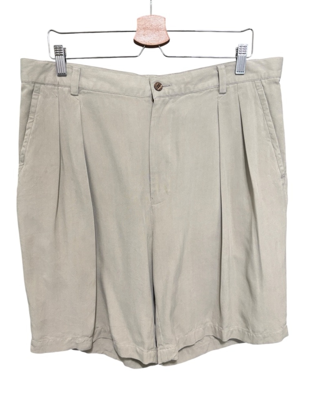 Tommy Bahama Relax Men's 100% Silk Shorts Sz 38 Tan Pleated Herringbone